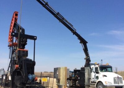 Carrying Out Repairs to HG Pumpunit - Prairie Gold Pumpjack Services